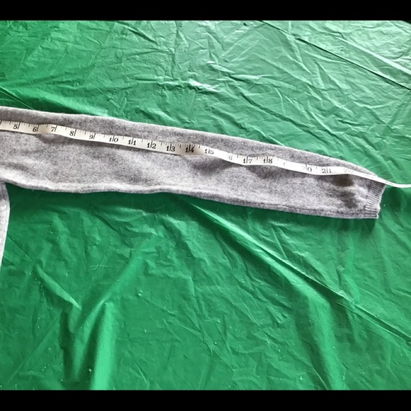 Tweeds Womens Cashmere Gray Medium V-Neck Sweater - Picture 12 of 12